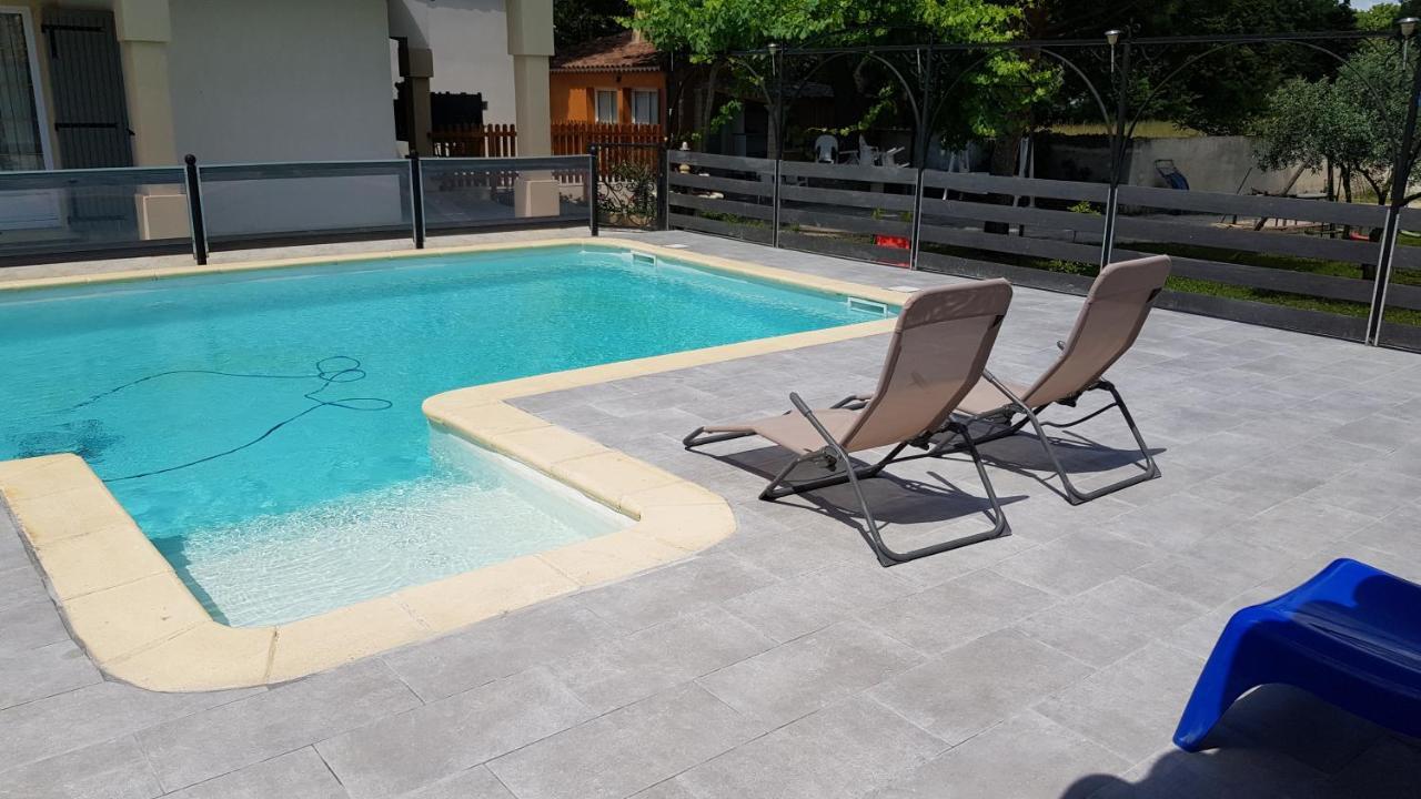 Charmante Maison Climatisee Vedene - Avignon Avec Piscine Exterior photo